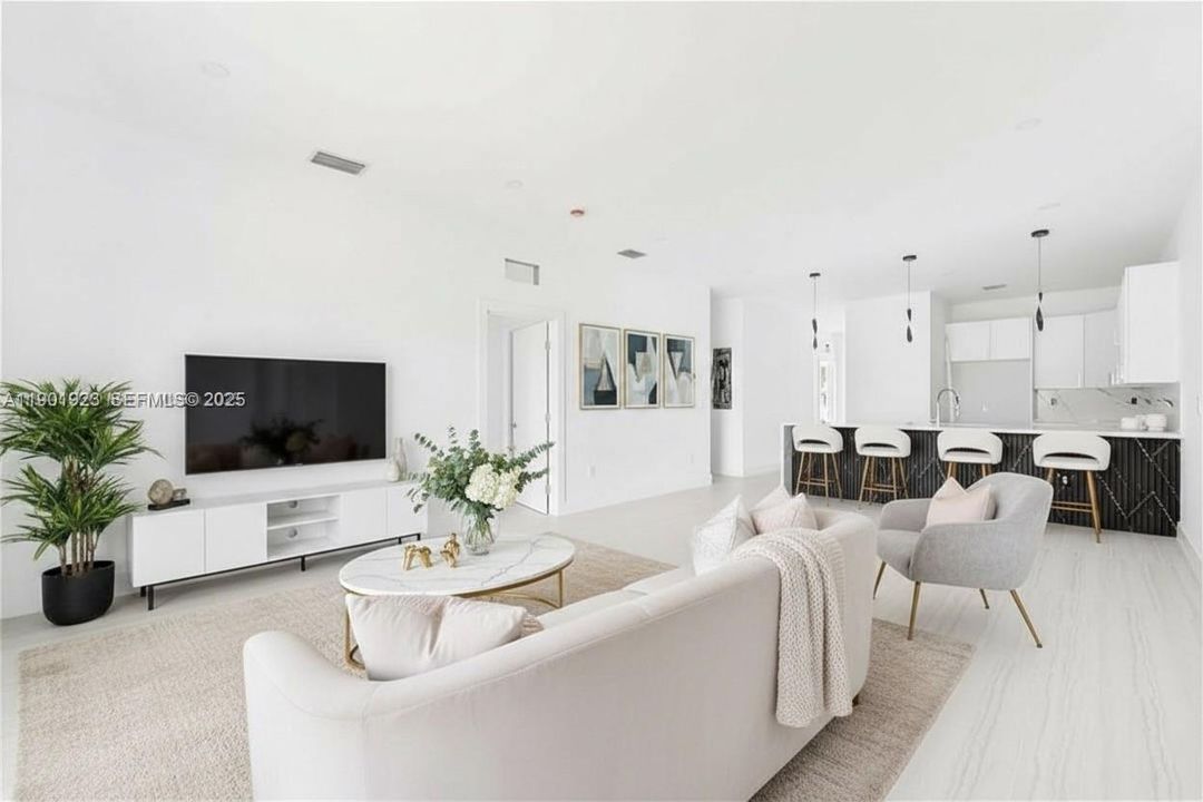 For Rent: $3,600 (3 beds, 2 baths, 1335 Square Feet)