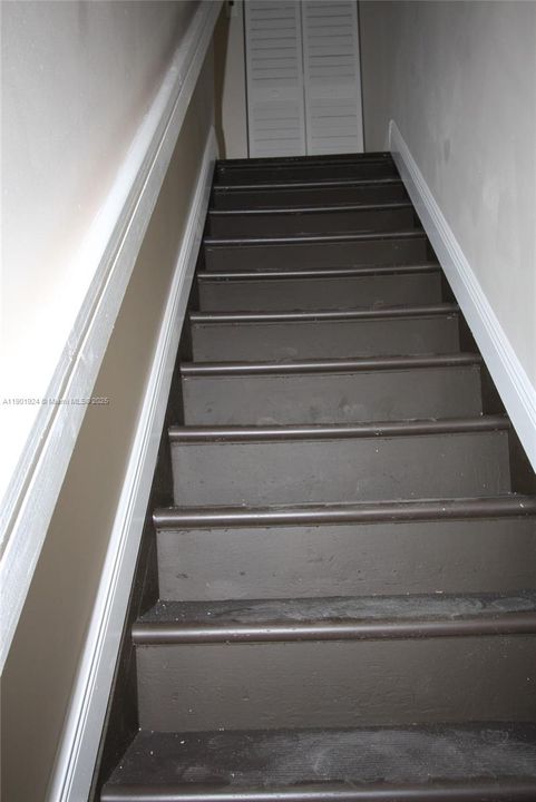 For Rent: $3,100 (4 beds, 1 baths, 1114 Square Feet)