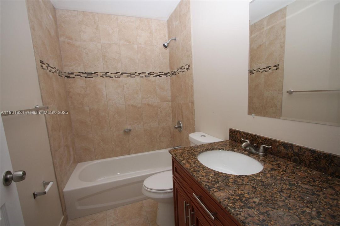 For Rent: $3,100 (4 beds, 1 baths, 1114 Square Feet)