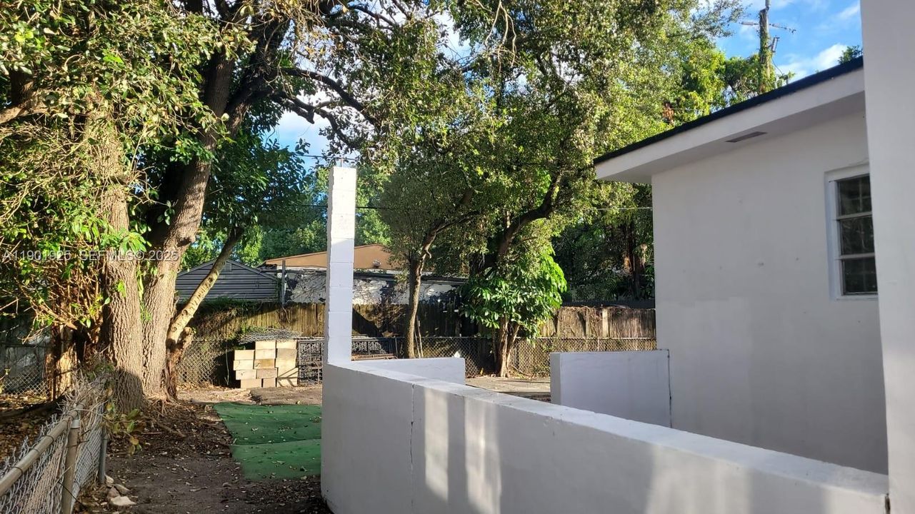 For Sale: $525,000 (4 beds, 2 baths, 1805 Square Feet)