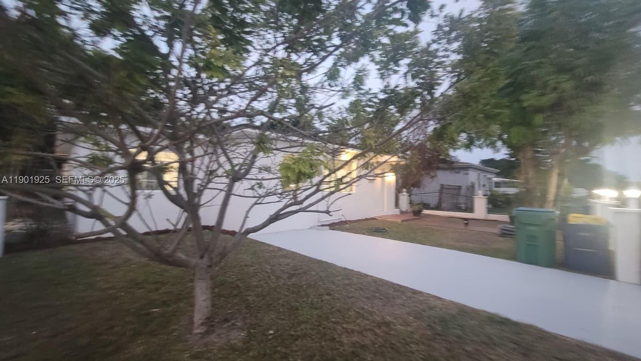 For Sale: $525,000 (4 beds, 2 baths, 1805 Square Feet)