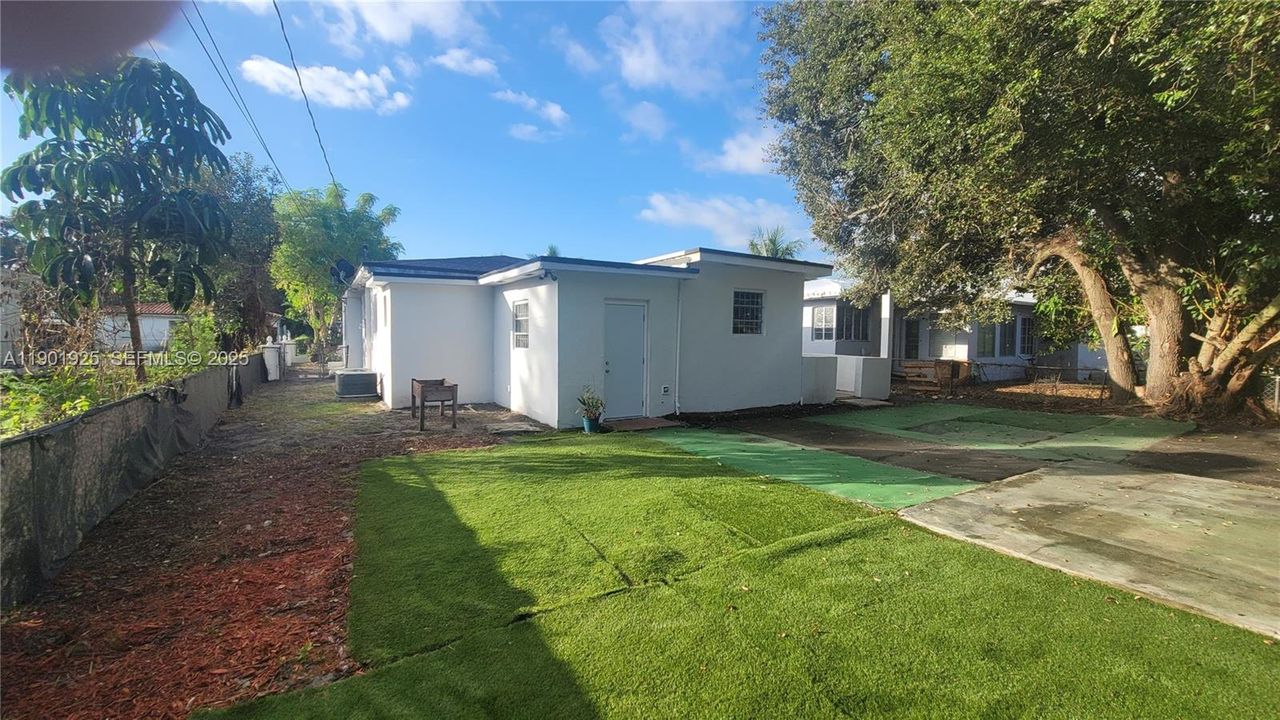 For Sale: $525,000 (4 beds, 2 baths, 1805 Square Feet)