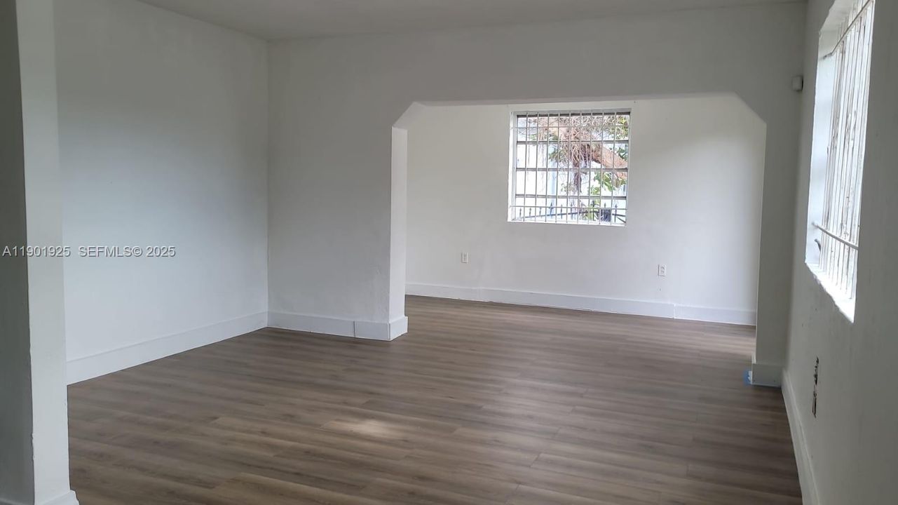 For Sale: $525,000 (4 beds, 2 baths, 1805 Square Feet)