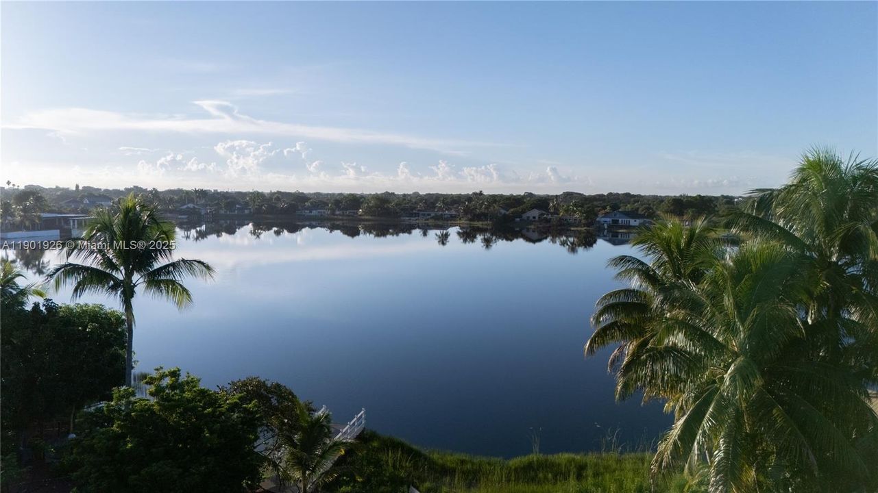 最近售出: $789,999 (5 贝兹, 3 浴室, 2421 平方英尺)