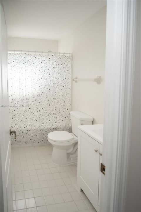 最近售出: $789,999 (5 贝兹, 3 浴室, 2421 平方英尺)