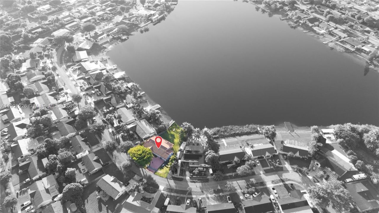 最近售出: $789,999 (5 贝兹, 3 浴室, 2421 平方英尺)