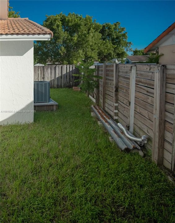 最近售出: $789,999 (5 贝兹, 3 浴室, 2421 平方英尺)