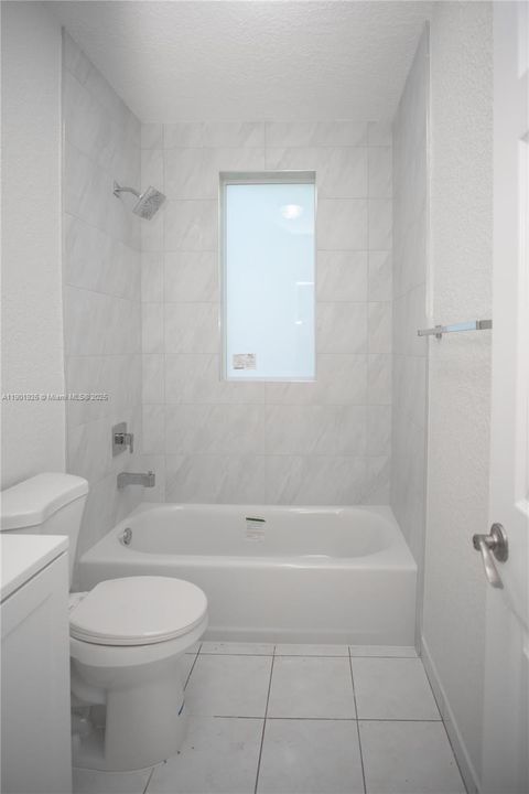 最近售出: $789,999 (5 贝兹, 3 浴室, 2421 平方英尺)