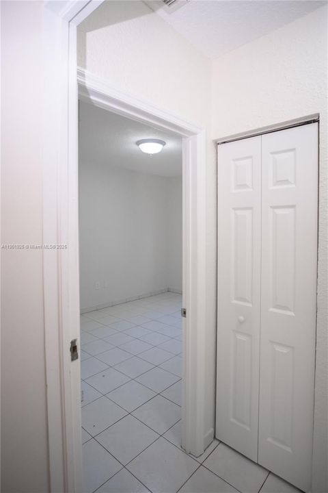 最近售出: $789,999 (5 贝兹, 3 浴室, 2421 平方英尺)