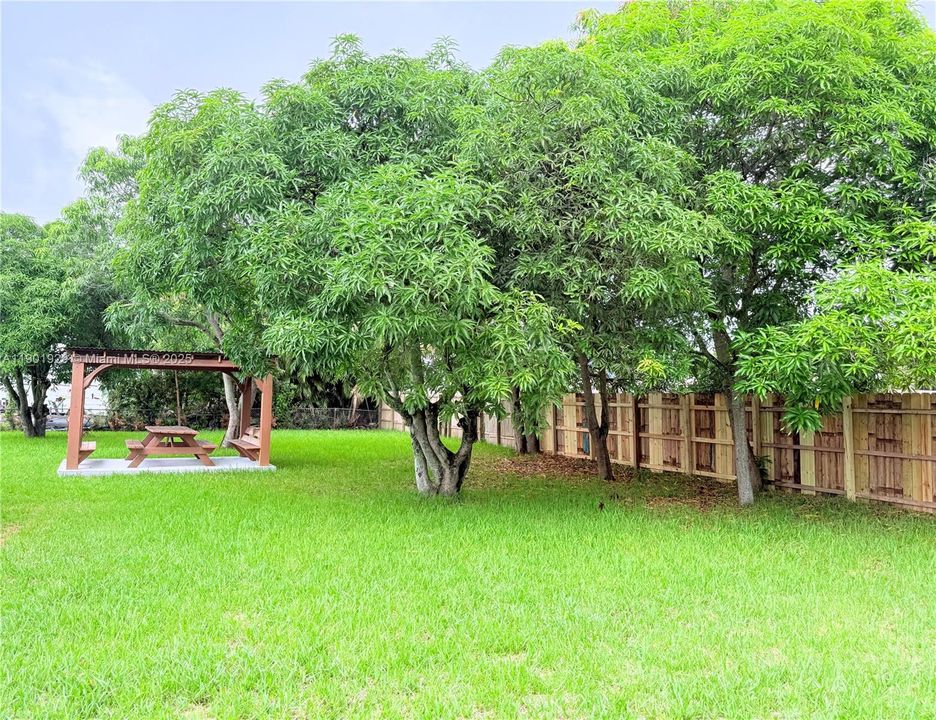 For Sale: $695,000 (5 beds, 4 baths, 2022 Square Feet)