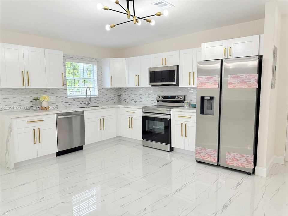 For Sale: $695,000 (5 beds, 4 baths, 2022 Square Feet)