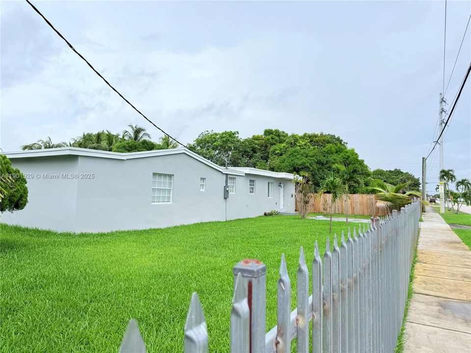 For Sale: $695,000 (5 beds, 4 baths, 2022 Square Feet)