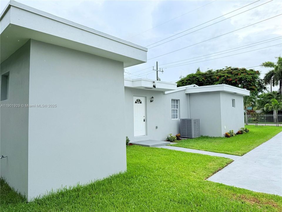 For Sale: $695,000 (5 beds, 4 baths, 2022 Square Feet)