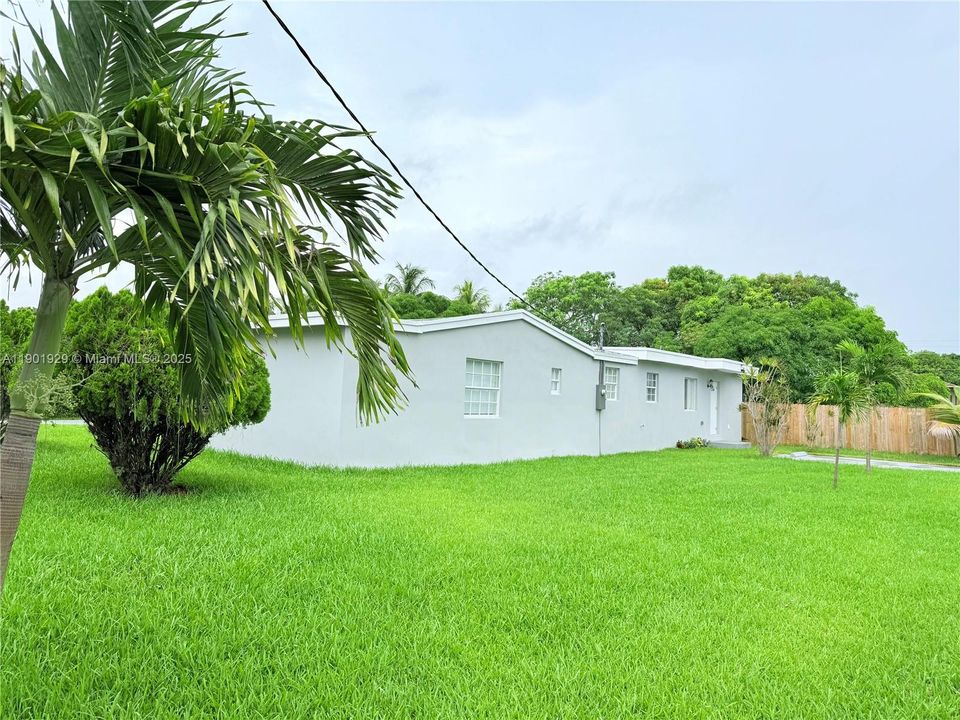 For Sale: $695,000 (5 beds, 4 baths, 2022 Square Feet)