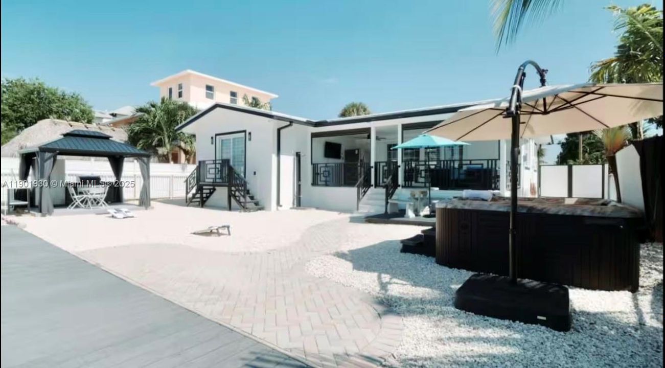 待售: $1,800,000 (3 贝兹, 2 浴室, 1392 平方英尺)