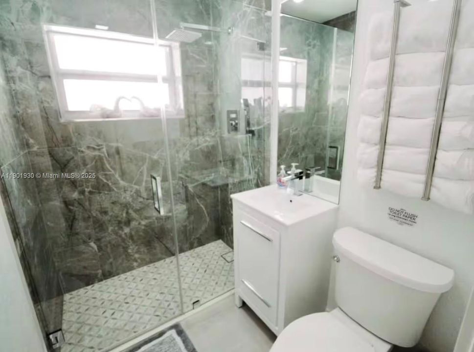 待售: $1,800,000 (3 贝兹, 2 浴室, 1392 平方英尺)