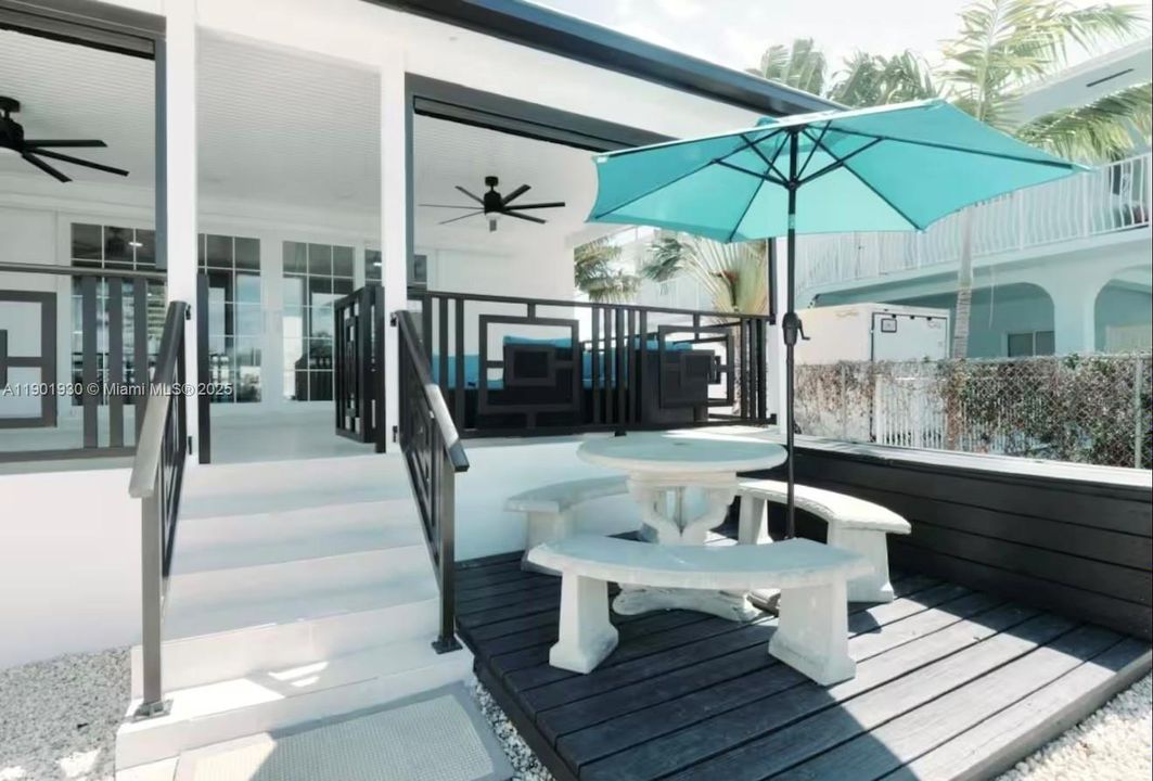 待售: $1,800,000 (3 贝兹, 2 浴室, 1392 平方英尺)