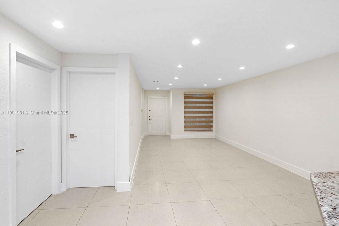 Recently Rented: $3,900 (3 beds, 2 baths, 1743 Square Feet)