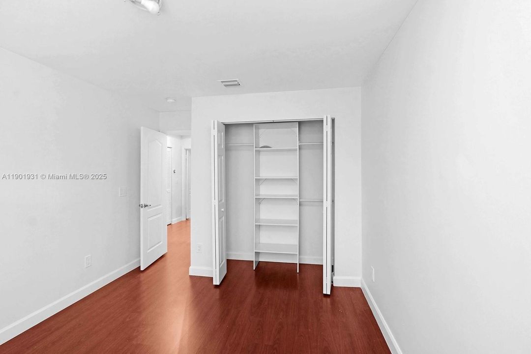 Recently Rented: $3,900 (3 beds, 2 baths, 1743 Square Feet)