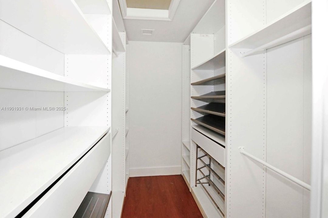 Recently Rented: $3,900 (3 beds, 2 baths, 1743 Square Feet)