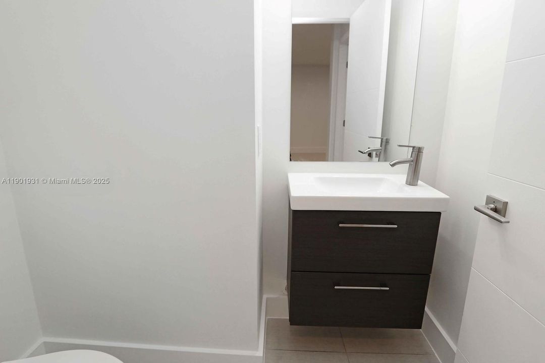 Recently Rented: $3,900 (3 beds, 2 baths, 1743 Square Feet)