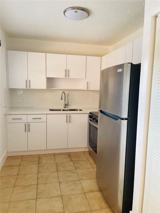For Rent: $2,100 (2 beds, 1 baths, 7447 Square Feet)