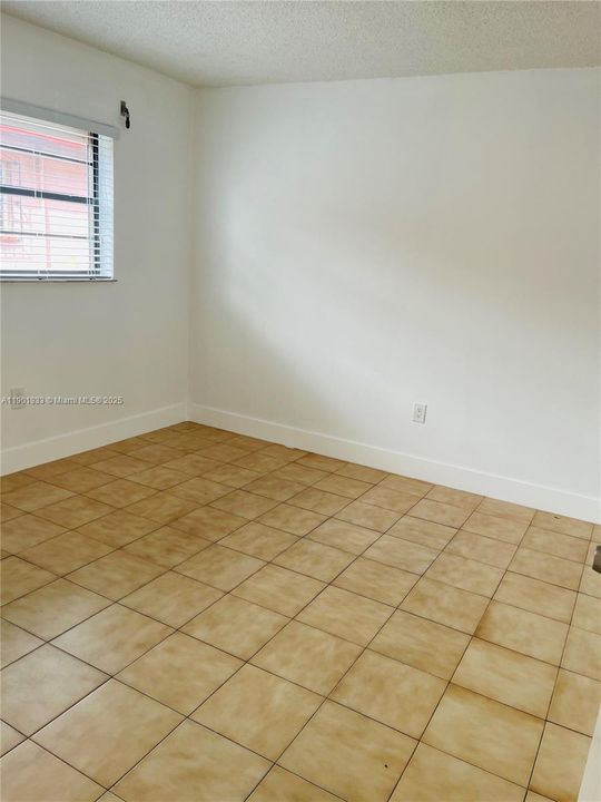 For Rent: $2,100 (2 beds, 1 baths, 7447 Square Feet)