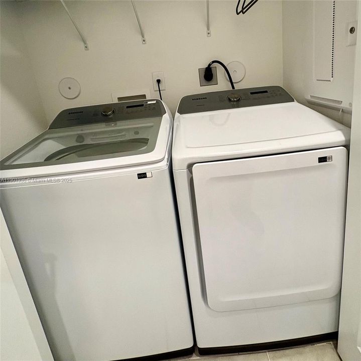 For Rent: $3,300 (4 beds, 2 baths, 1820 Square Feet)