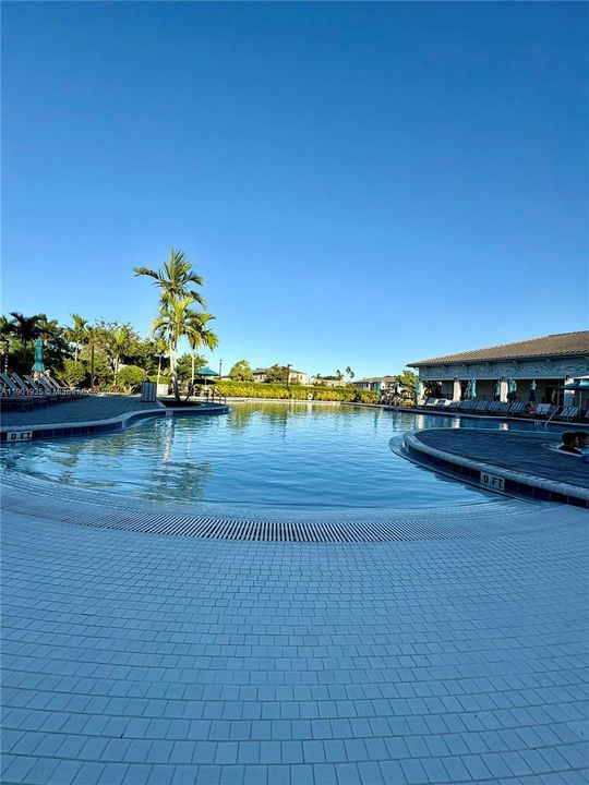 For Rent: $3,300 (4 beds, 2 baths, 1820 Square Feet)