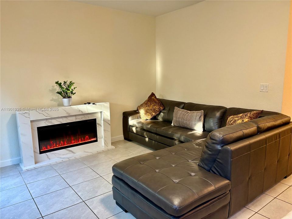 For Rent: $3,300 (4 beds, 2 baths, 1820 Square Feet)