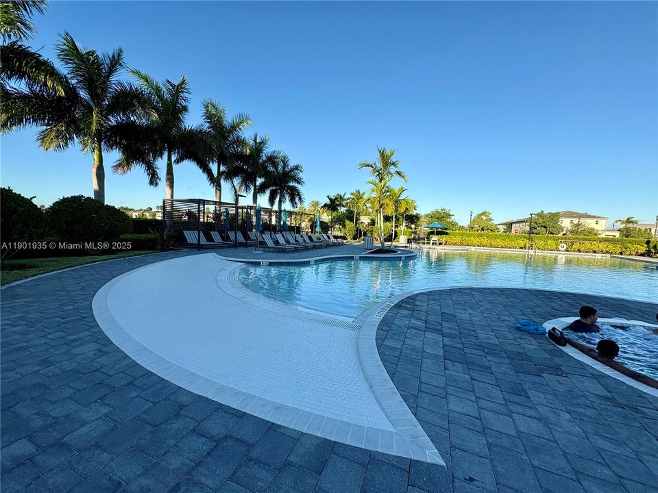 For Rent: $3,300 (4 beds, 2 baths, 1820 Square Feet)