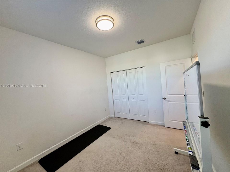 For Rent: $3,300 (4 beds, 2 baths, 1820 Square Feet)