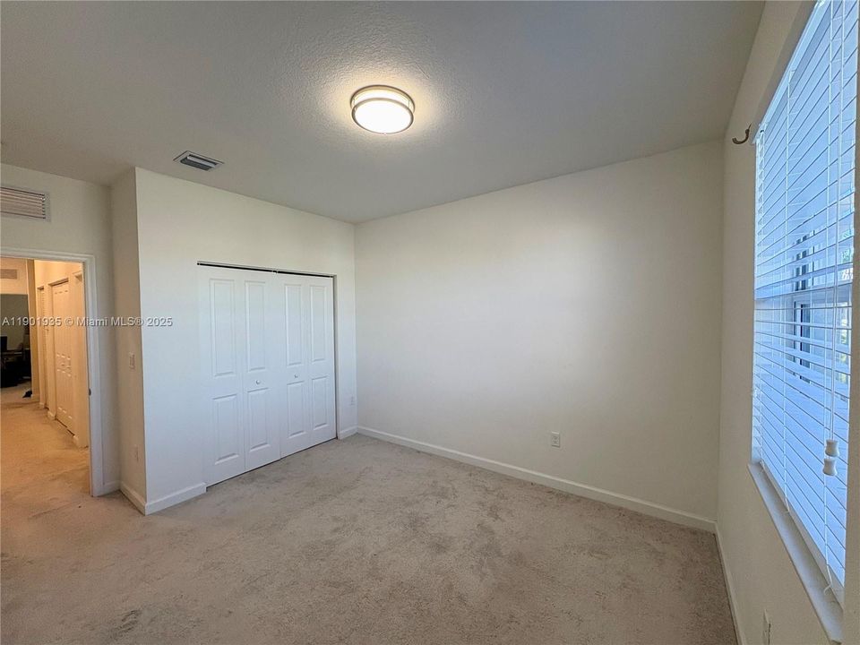 For Rent: $3,300 (4 beds, 2 baths, 1820 Square Feet)