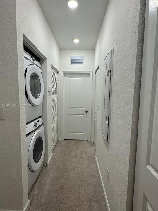 For Rent: $2,600 (3 beds, 3 baths, 1328 Square Feet)