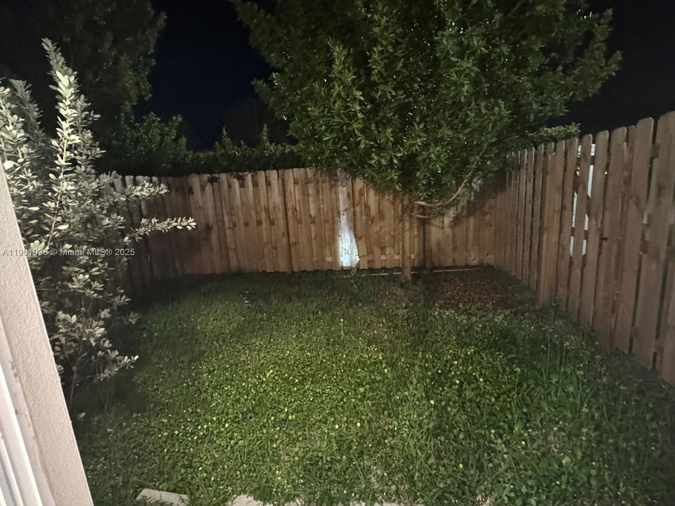 For Rent: $2,600 (3 beds, 3 baths, 1328 Square Feet)