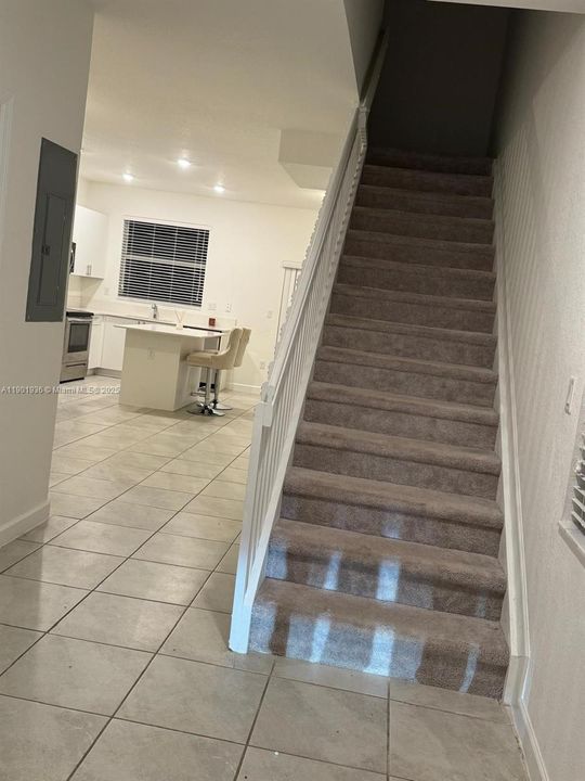 For Rent: $2,600 (3 beds, 3 baths, 1328 Square Feet)