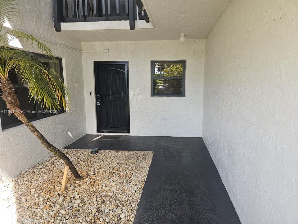 Recently Rented: $2,100 (2 beds, 2 baths, 1210 Square Feet)