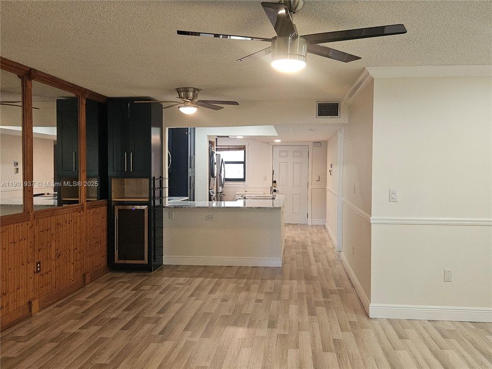 Recently Rented: $2,100 (2 beds, 2 baths, 1210 Square Feet)