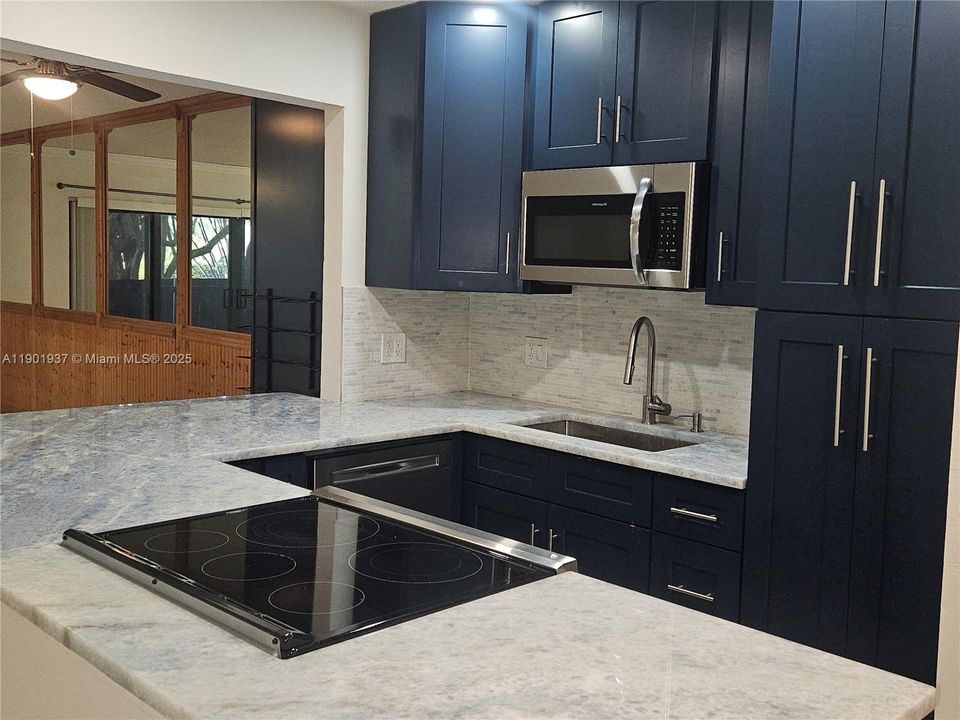 Recently Rented: $2,100 (2 beds, 2 baths, 1210 Square Feet)