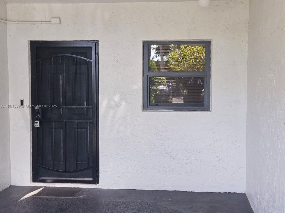 Recently Rented: $2,100 (2 beds, 2 baths, 1210 Square Feet)