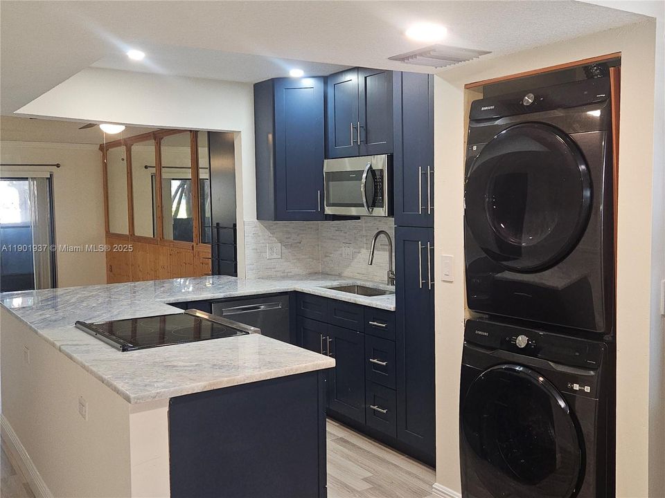 Recently Rented: $2,100 (2 beds, 2 baths, 1210 Square Feet)