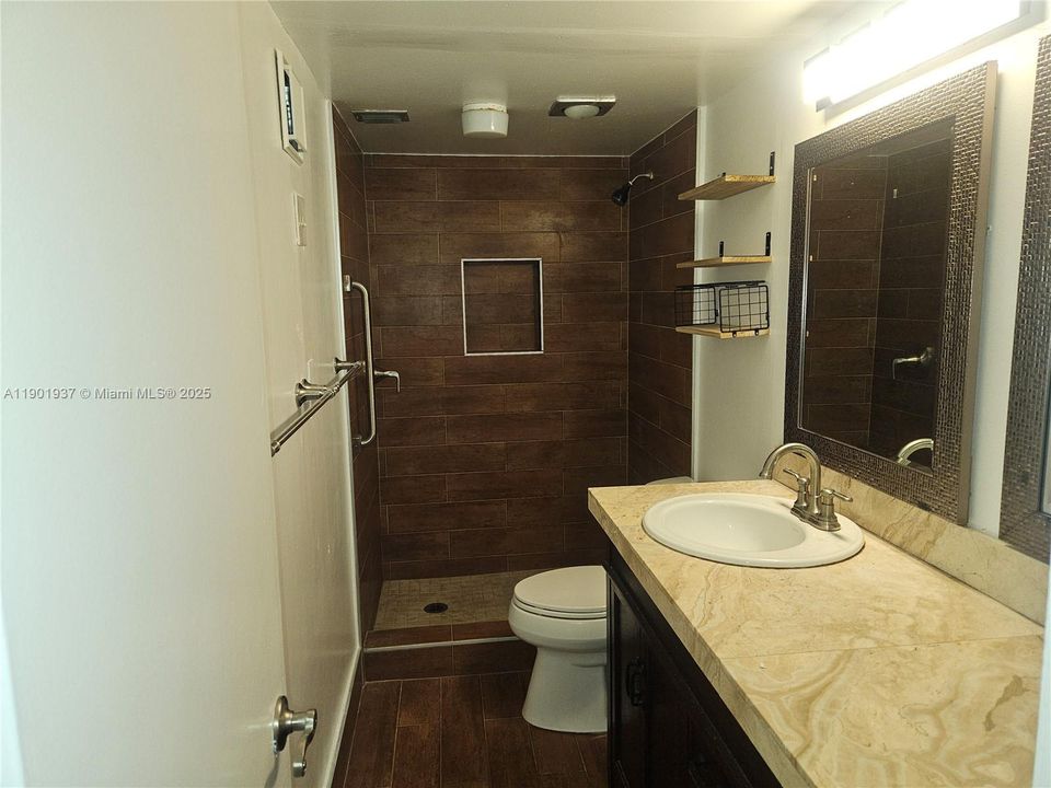 Recently Rented: $2,100 (2 beds, 2 baths, 1210 Square Feet)