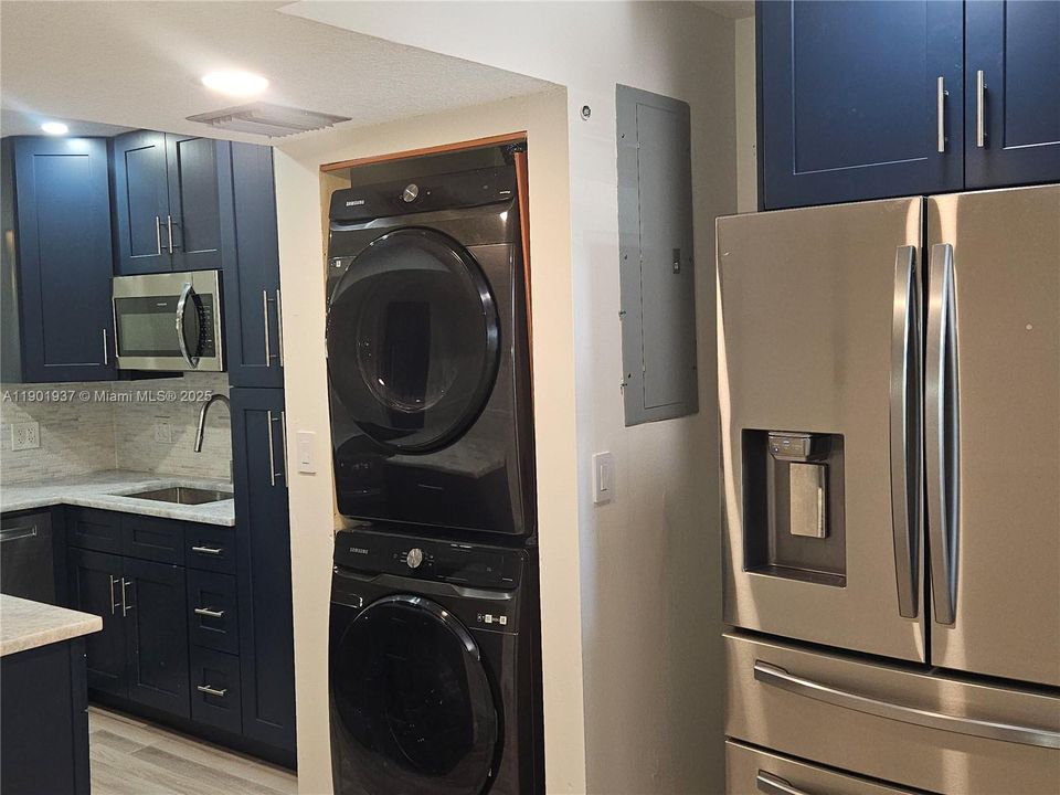 Recently Rented: $2,100 (2 beds, 2 baths, 1210 Square Feet)