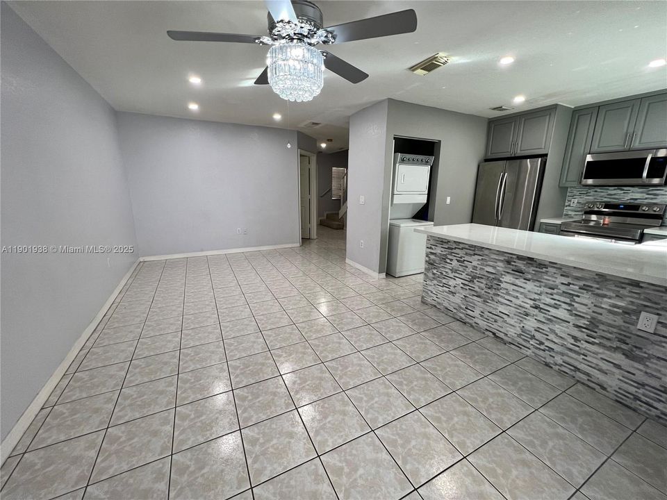 For Rent: $2,849 (3 beds, 2 baths, 1180 Square Feet)
