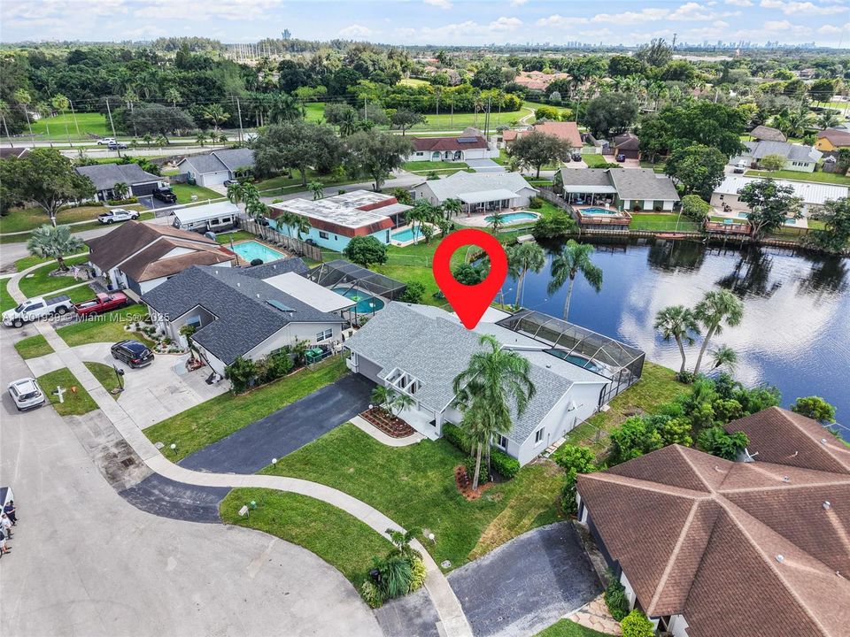 待售: $699,000 (4 贝兹, 2 浴室, 1565 平方英尺)