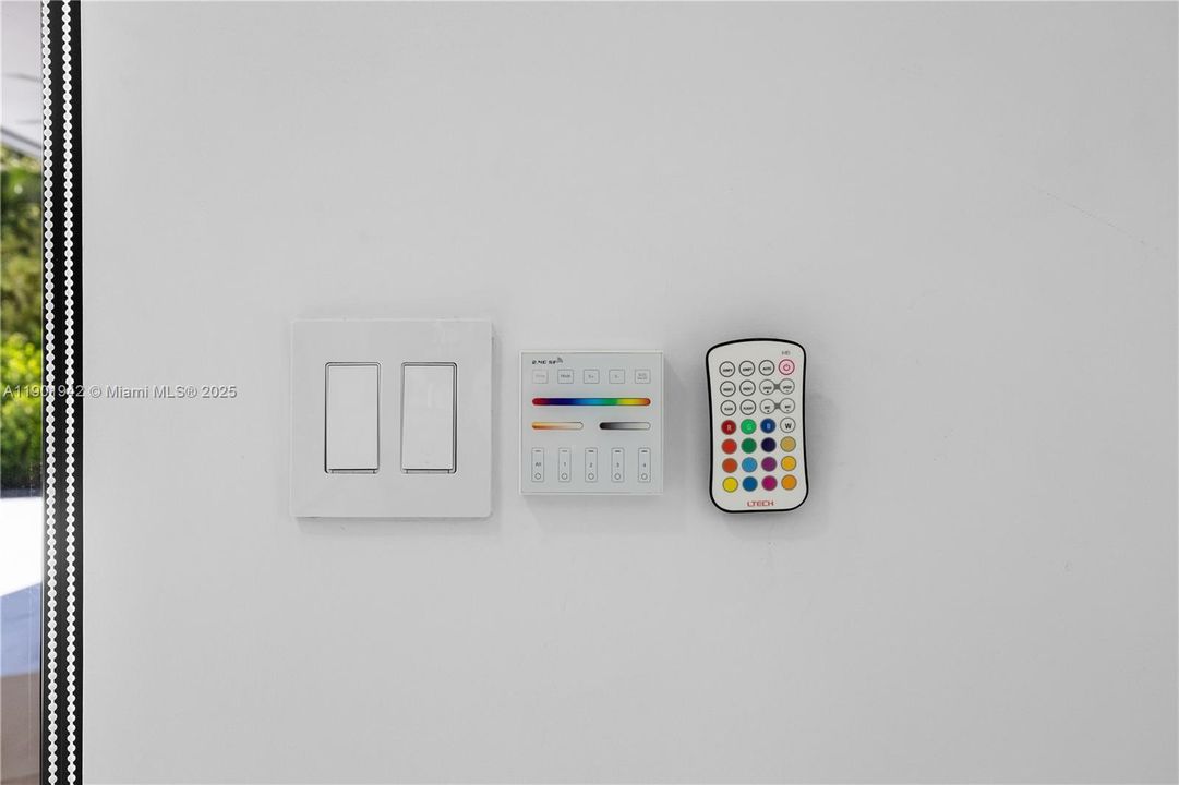 На продажу: $2,700,000 (4 спален, 2 ванн, 2676 Квадратных фут)