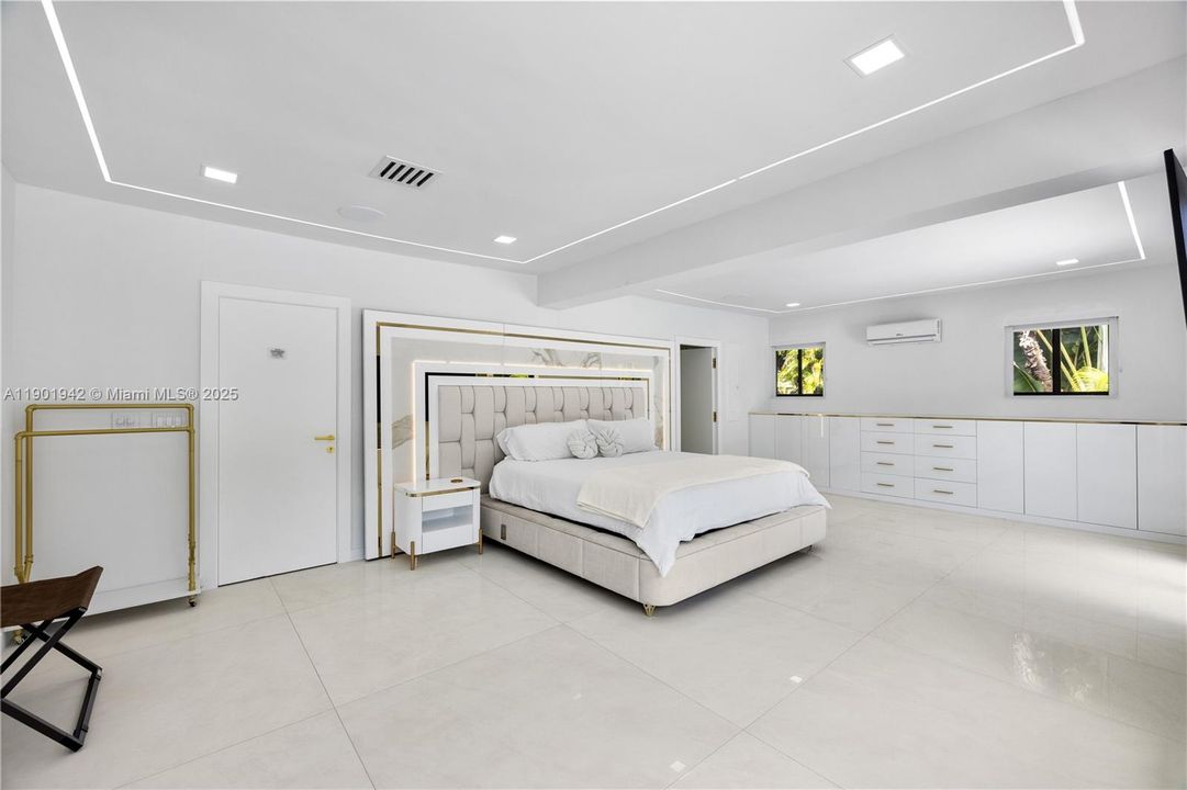 На продажу: $2,700,000 (4 спален, 2 ванн, 2676 Квадратных фут)