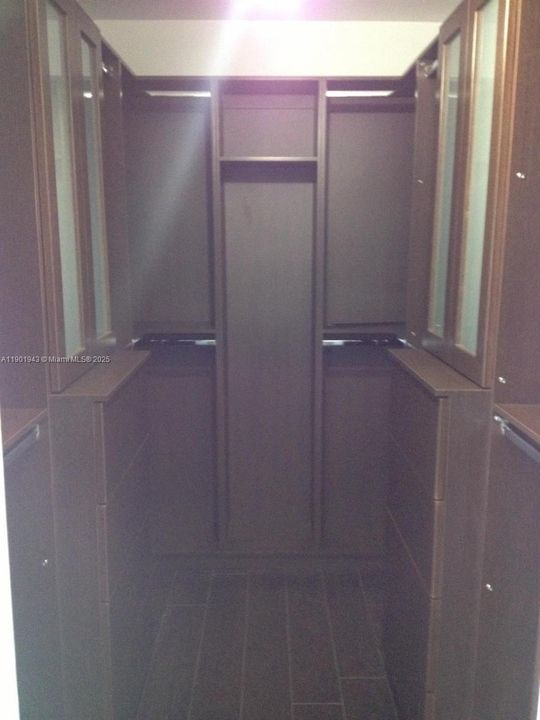 Active With Contract: $3,100 (3 beds, 2 baths, 1435 Square Feet)