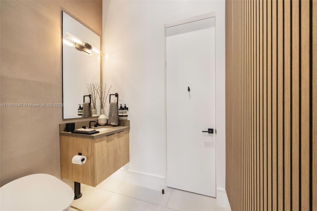 En Venta: $3,600,000 (5 camas, 5 baños, 3781 Pies cuadrados)