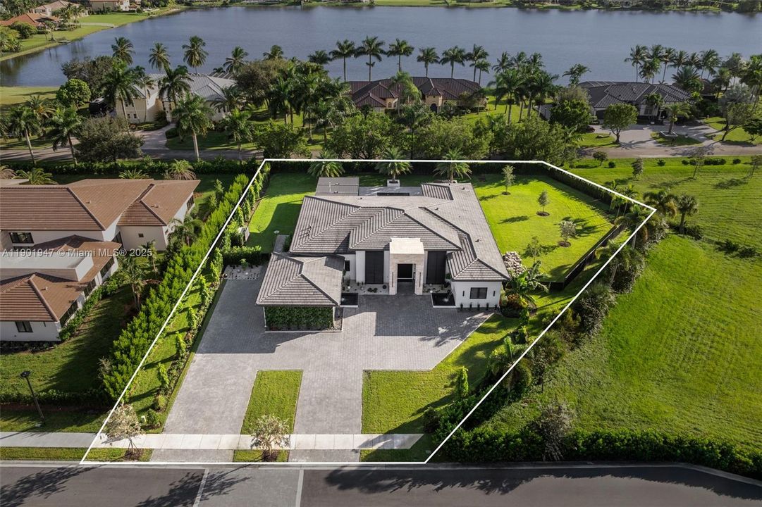 En Venta: $3,600,000 (5 camas, 5 baños, 3781 Pies cuadrados)